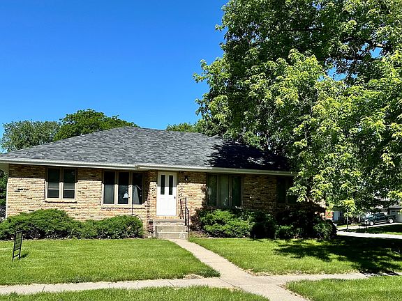 2nd image of 1027 Mesa Verde Pl