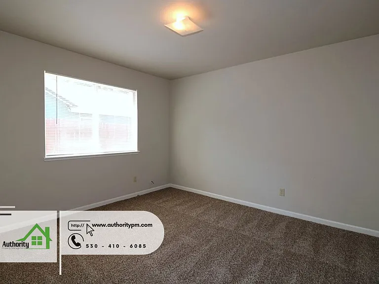 1729 Marigold Way — Photo 19