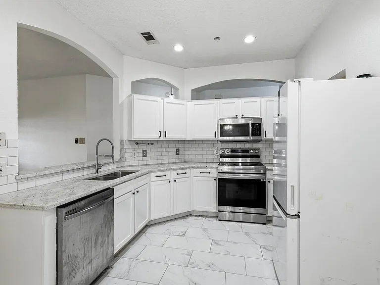 8816 Quarry Cir — Photo 6
