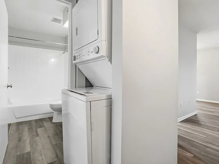 Northcrest Garden Apartments — Photo 5