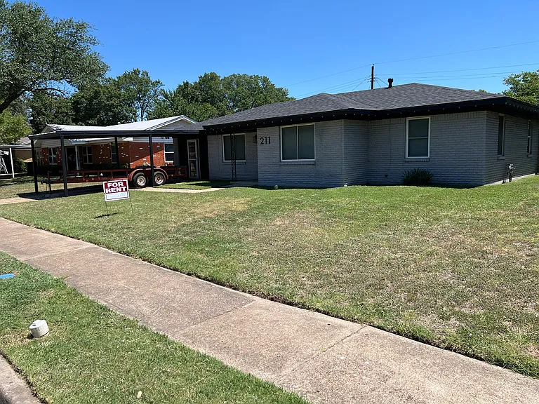 211 S Barbara St — Photo 10