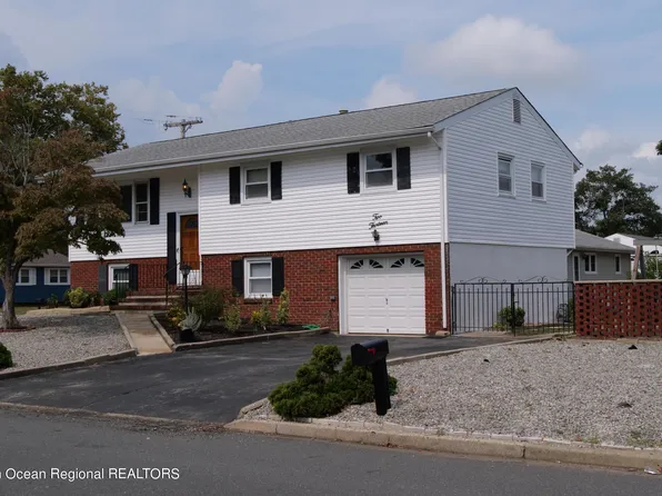 213 Pine Tree Drive, Brick, NJ 08723