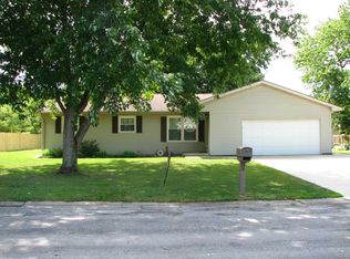 406 S Neal St, Camargo, IL 61919