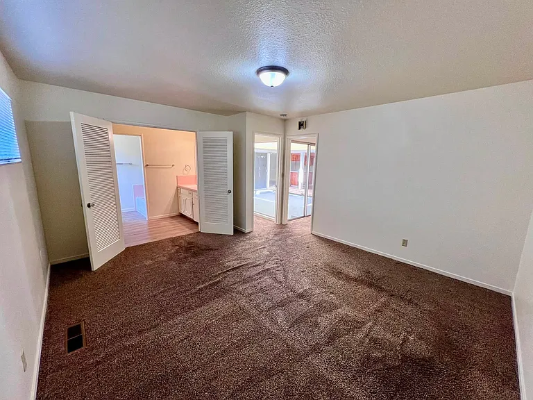 1528 Goldenwood Dr — Photo 6