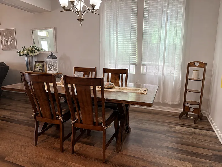 124 Martha Ln — Photo 4