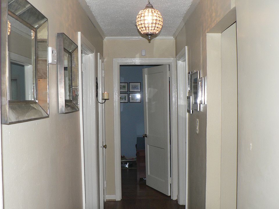 1st image of 400 Whittier Dr