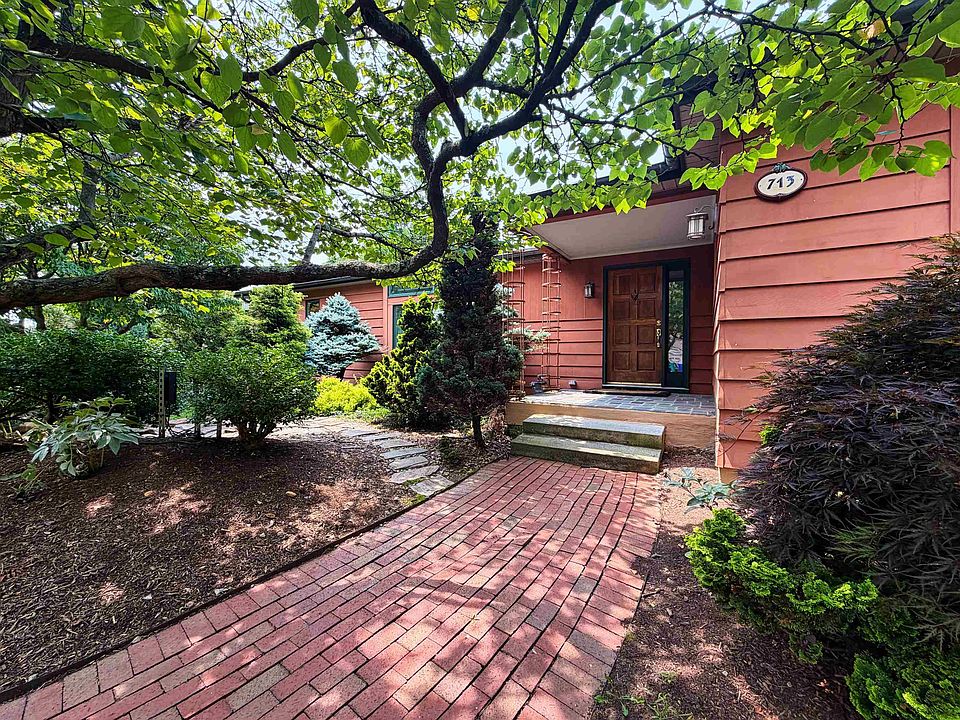 1st image of 713 Burruss Dr