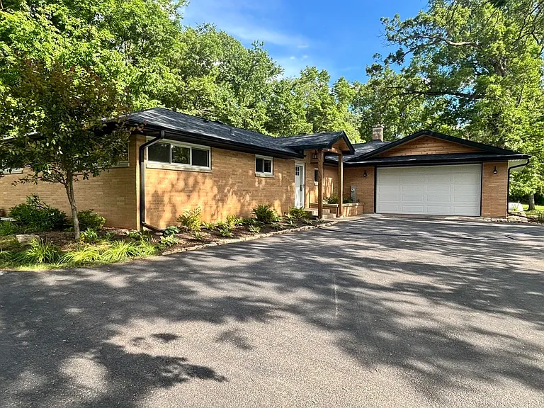 219 James Rd — Photo 2