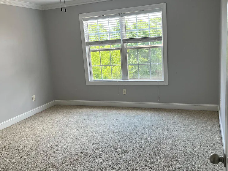 109 Fieldcrest Cir — Photo 47