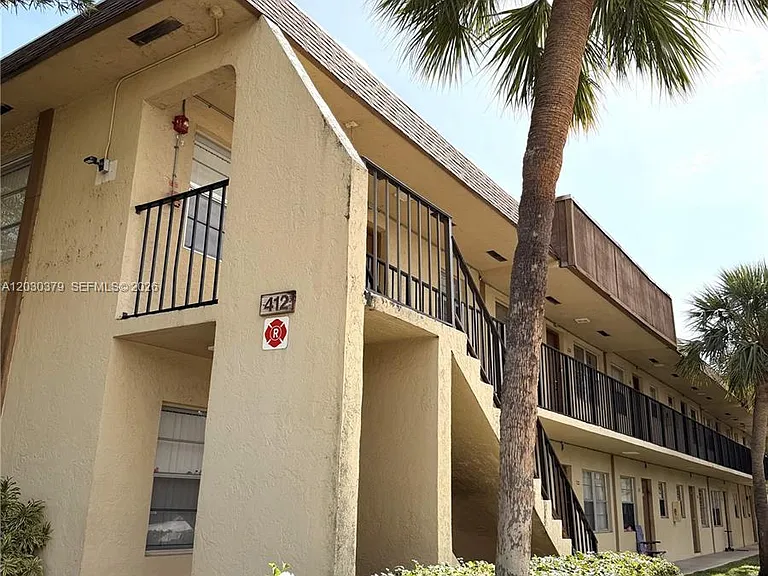 412 Lakeside Dr #223 — Photo 1