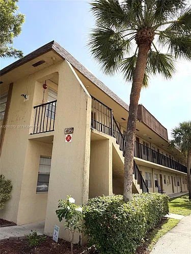 412 S Lakeside Dr #223 Photo 1