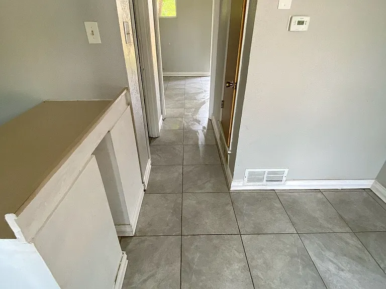 205 W South St #C — Photo 6
