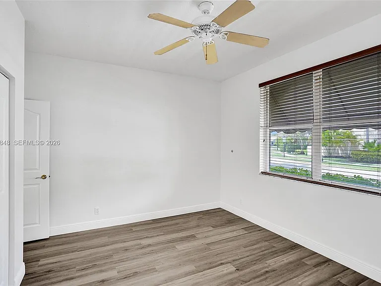 10800 Haydn Dr — Photo 34