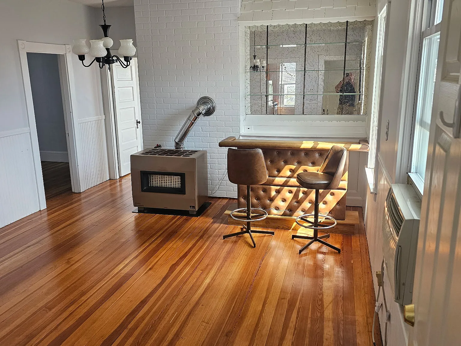 373 Bolton St — Photo 4