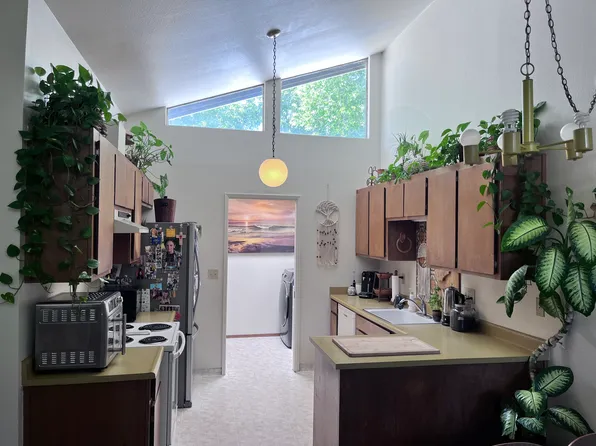 1004 Arthur St, Davis, CA 95616