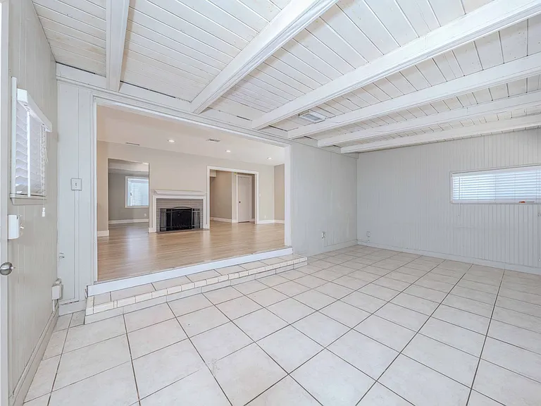 1817 E Morava Ave — Photo 13
