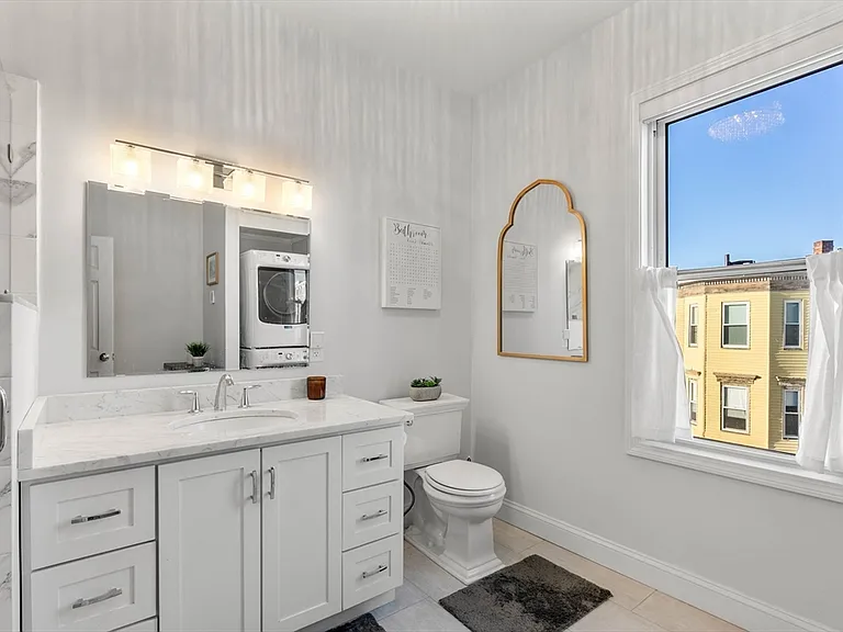 870 E 2nd St #3 — Photo 10