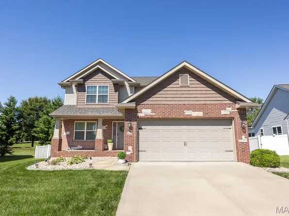 832 Bridgeway Dr, O Fallon, IL 62269