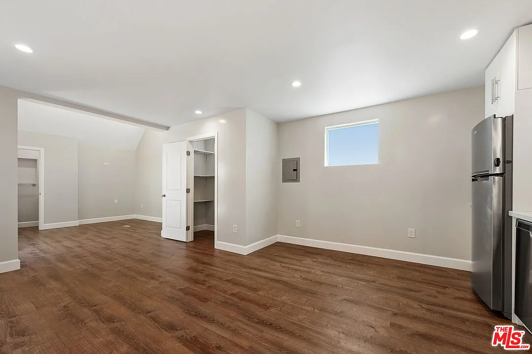 1 bed, 1.5 bath, 900 sqft, $4,000 — Photo 4