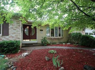 51678 Old Mill Rd, South Bend, IN 46637