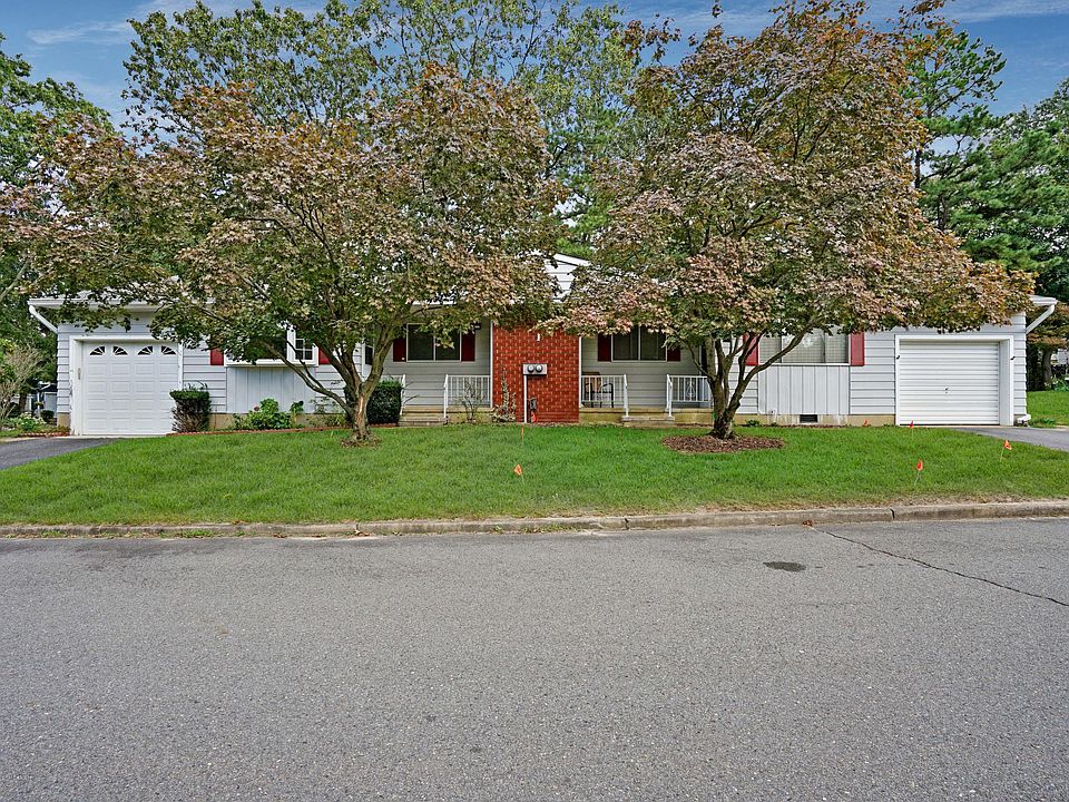 1st image of 1B Connecticut Dr
