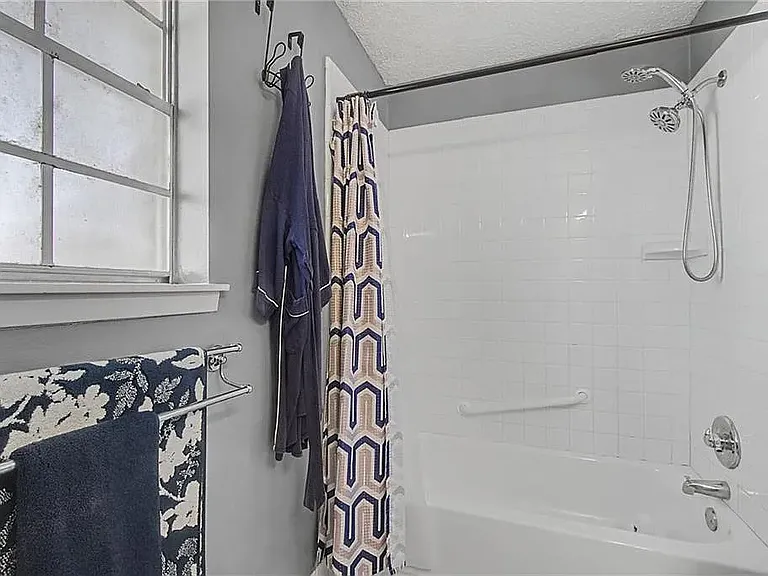 6258 Western Hills Ave — Photo 27