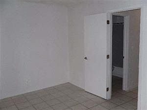 2nd image of 531 Banks Rd APT 3