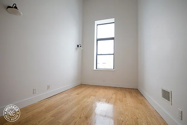 Rented by MySpaceNYC | media 27