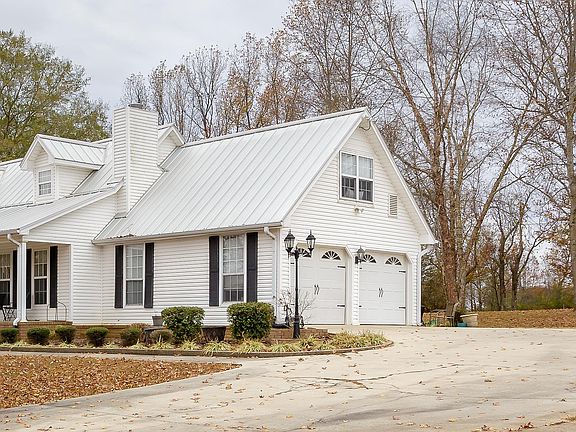 3rd image of 437 Brandenburg Dr