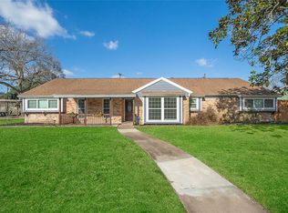 1813 Meadowview Dr, Alvin, TX 77511