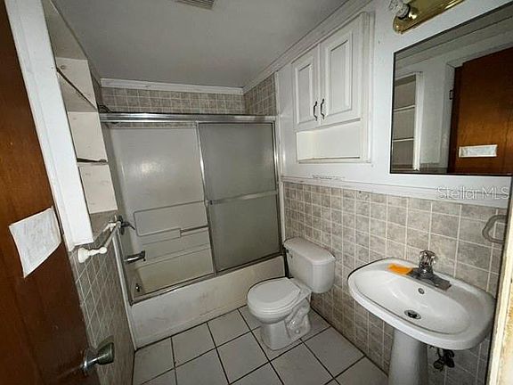 4th image of 1050 BEACH LANE
