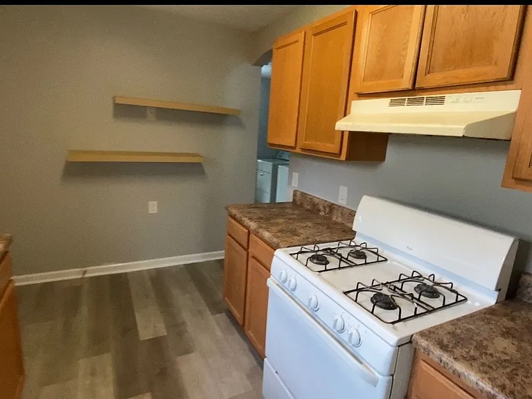 403 Elm St NW — Photo 1