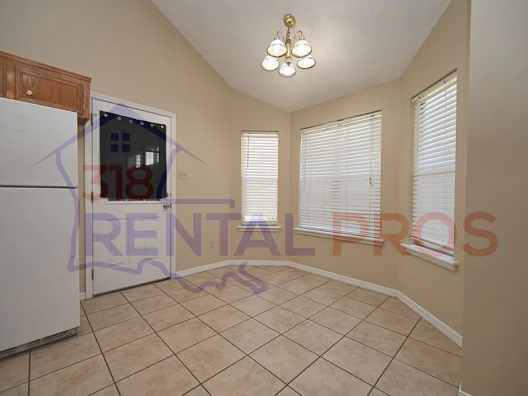 2414 Misty Ln — Photo 6