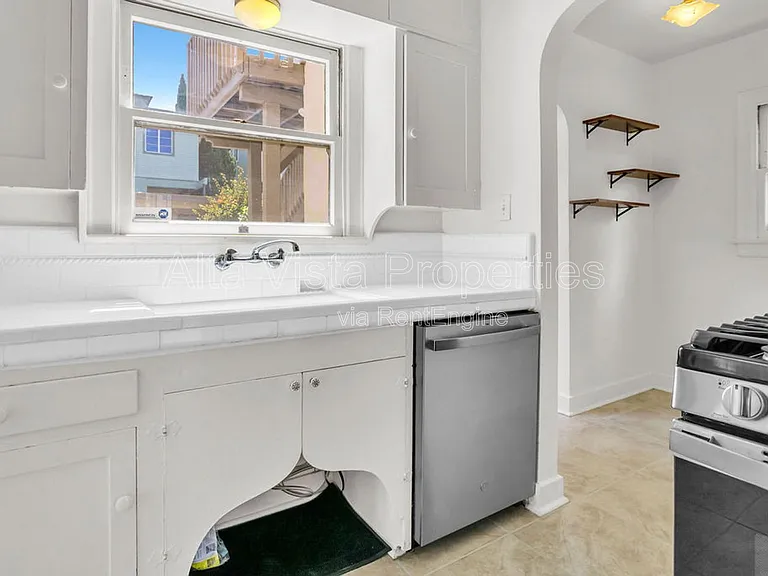 301 Brookes Ave — Photo 15