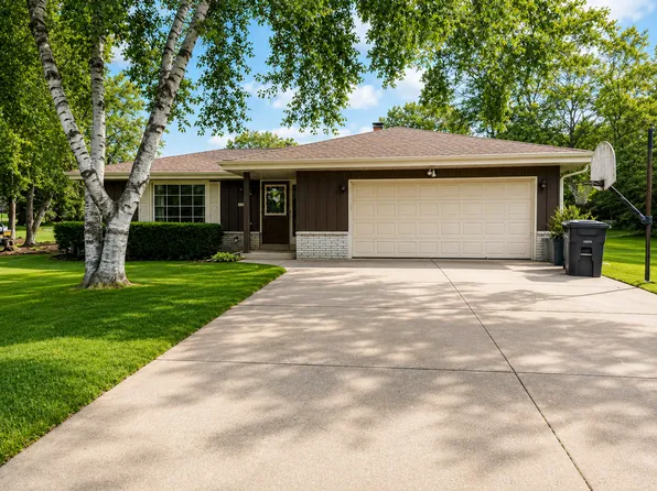 4114 S 104th St, Greenfield, WI 53228
