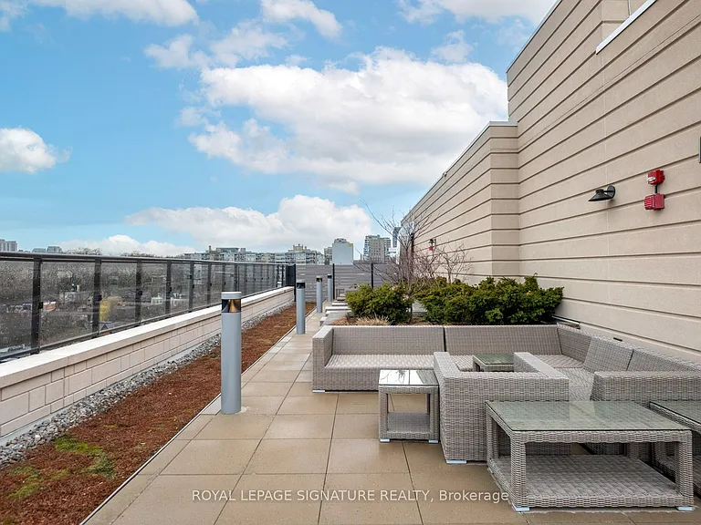 285 Avenue Rd #303 — Photo 46