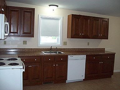 2nd image of 1142-1142 Park St #1144
