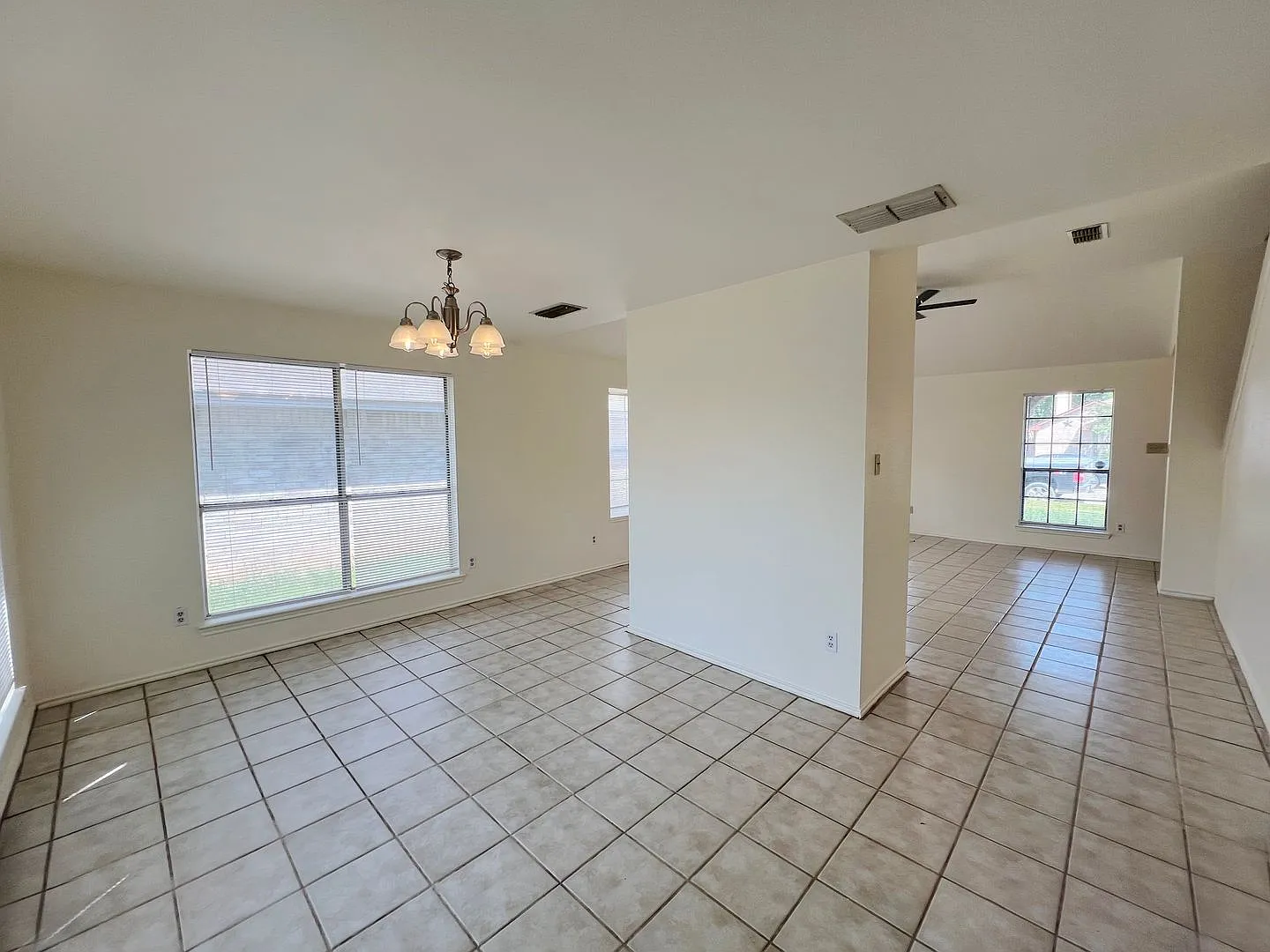 3 bedroom, 2.5 bath home for lease! — Photo 3