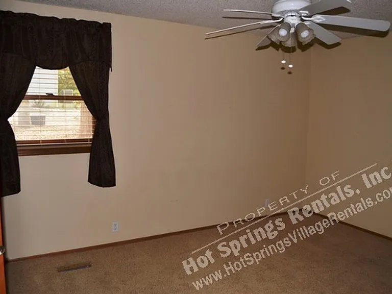 9 Ona Cir — Photo 14