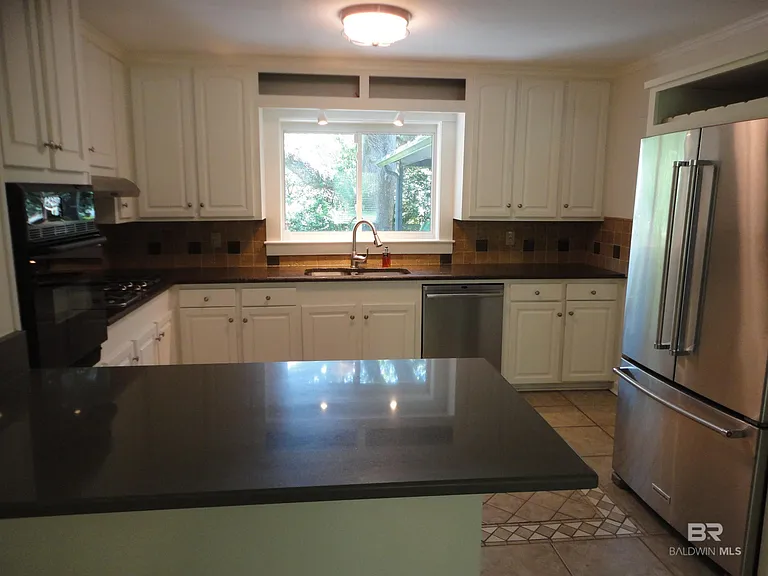 371 S Church St — Photo 5