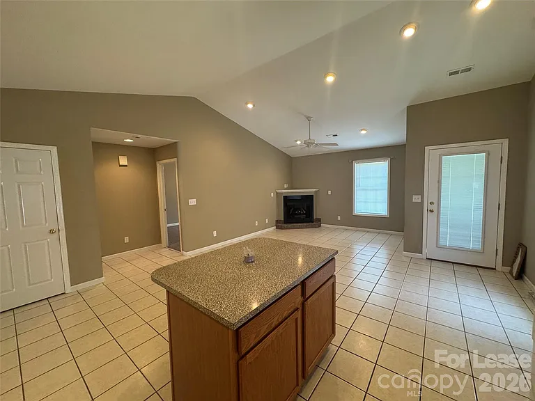 1025 Church St — Photo 5