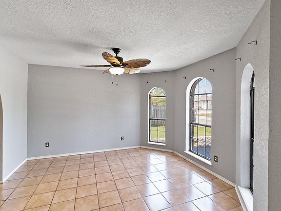 3rd image of 106 Cook