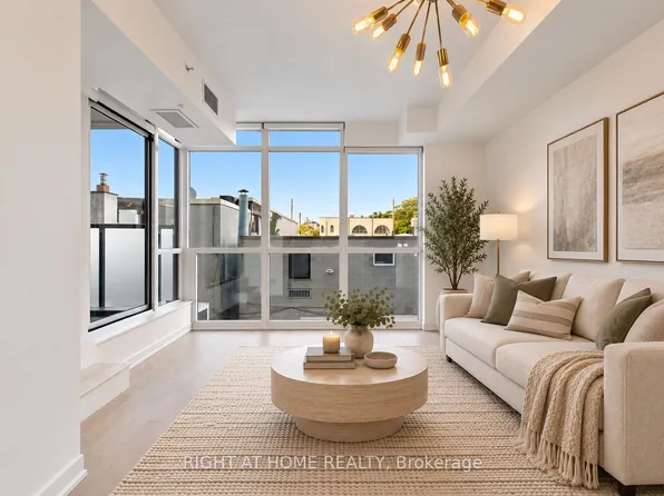 36 Howard Park Ave Unit 307, Toronto, ON M6R 0A5