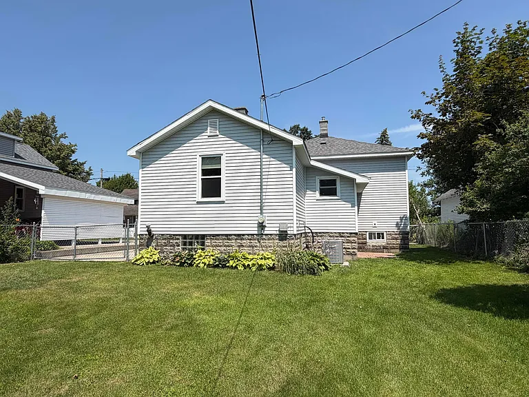 322 E Baldwin St — Photo 3