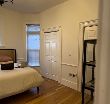 5th image of 50 Perrin St