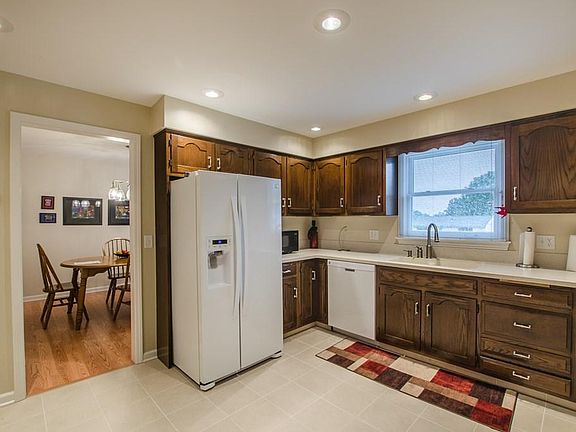 5th image of 1465 Brookpark Dr