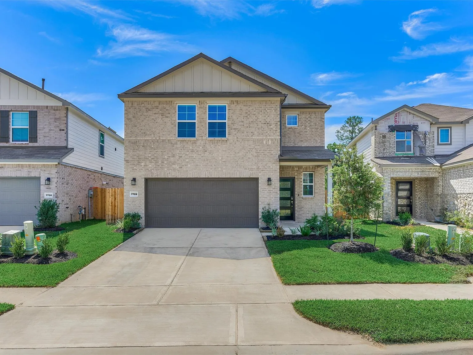 3 bed, 2.5 bath, 1952 sqft, $2,500 — Photo 1