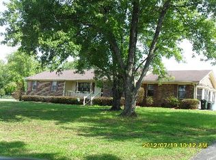 670 Baker Rd, Columbia, TN 38401
