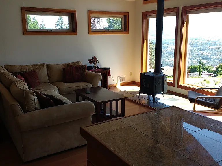 Ashley Dr — Photo 7