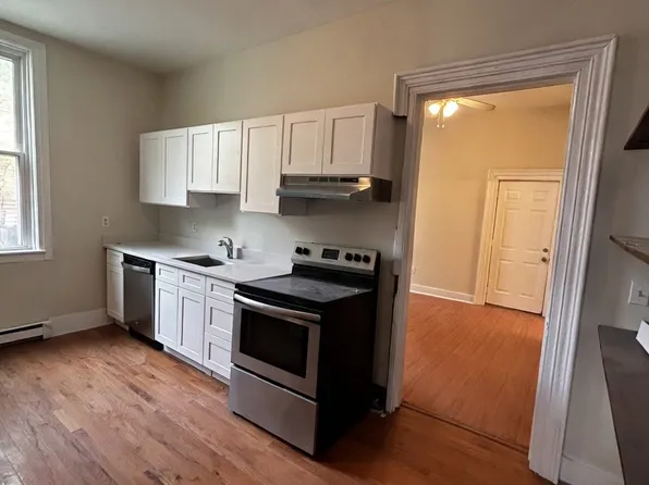 24 Brinley St #1L, Newport, RI 02840